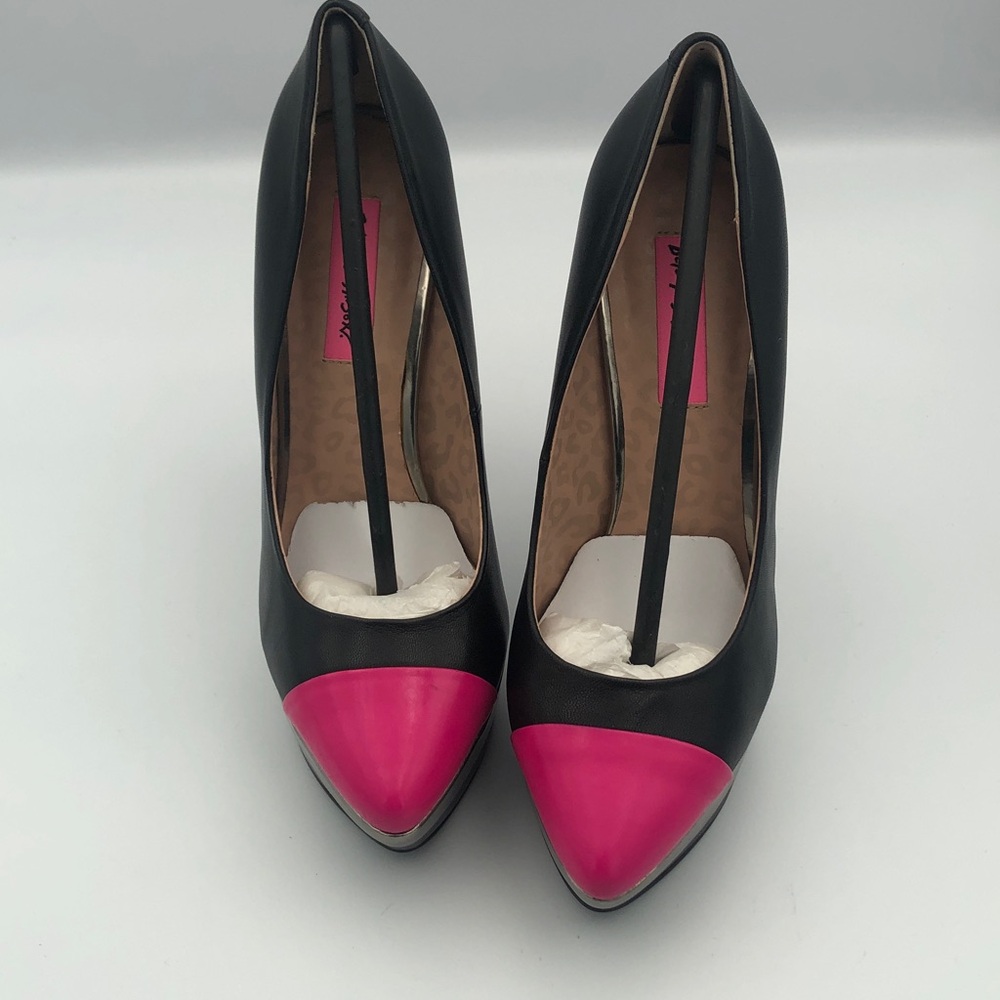 Betsey Johnson Carmindy Black and Pink High Heels Leather Upper NIB - Picture 9 of 15